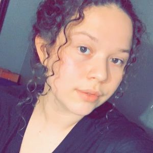 Meet your Posher, Camille